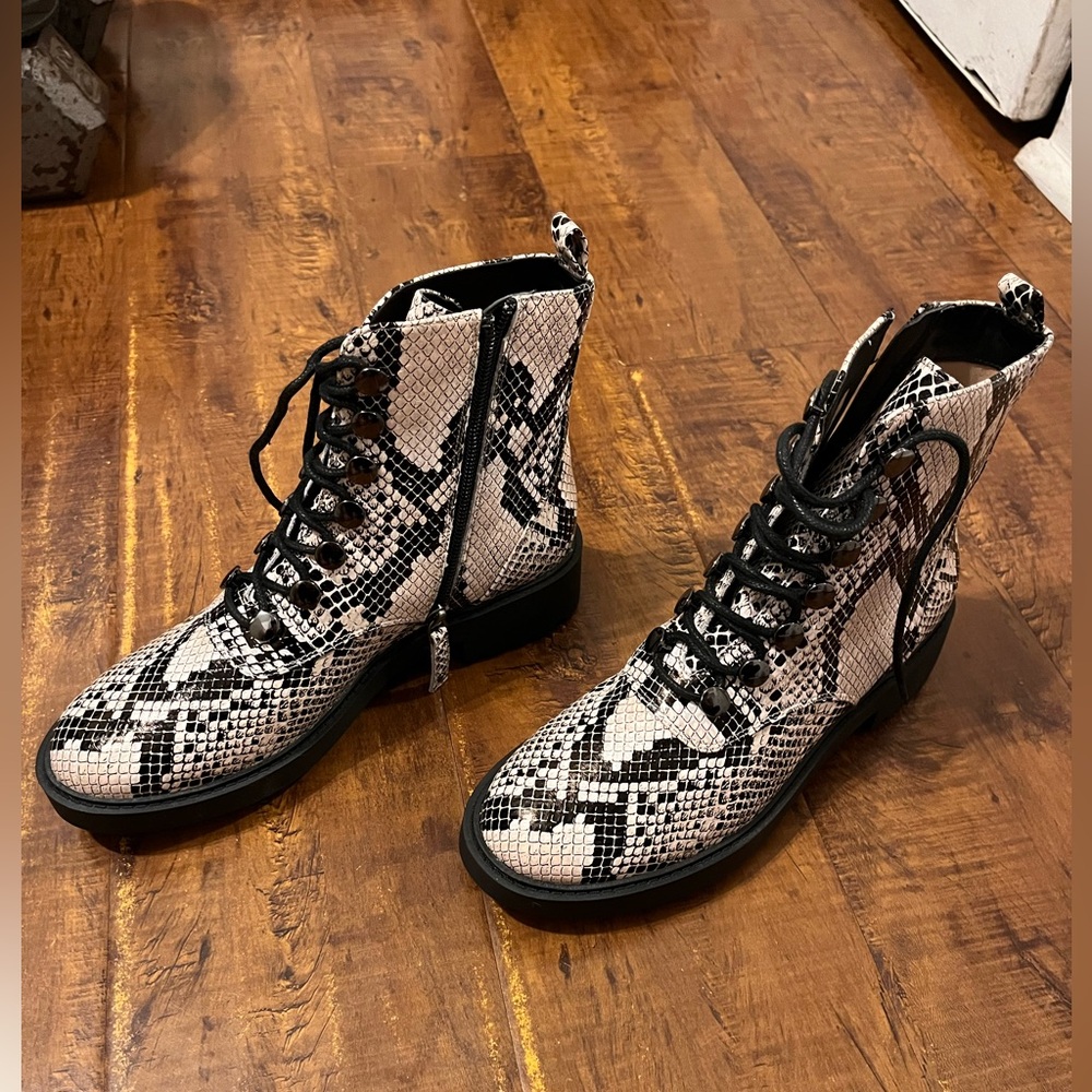 Linea Paolo Boots | Snake Print | Cold Weather Boots | Women’s 6 1/2